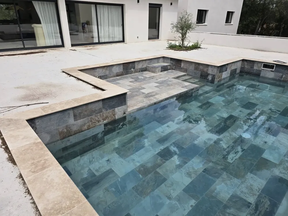 Étanchéité piscine résistant UV à Florensac